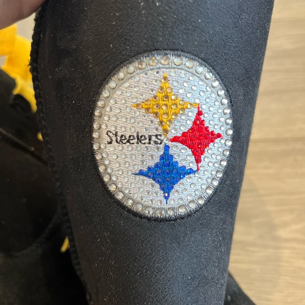 Pittsburgh STEELERS Women’s Boots Embellished NFL Faux Fur Lace Bow Boot Size 8